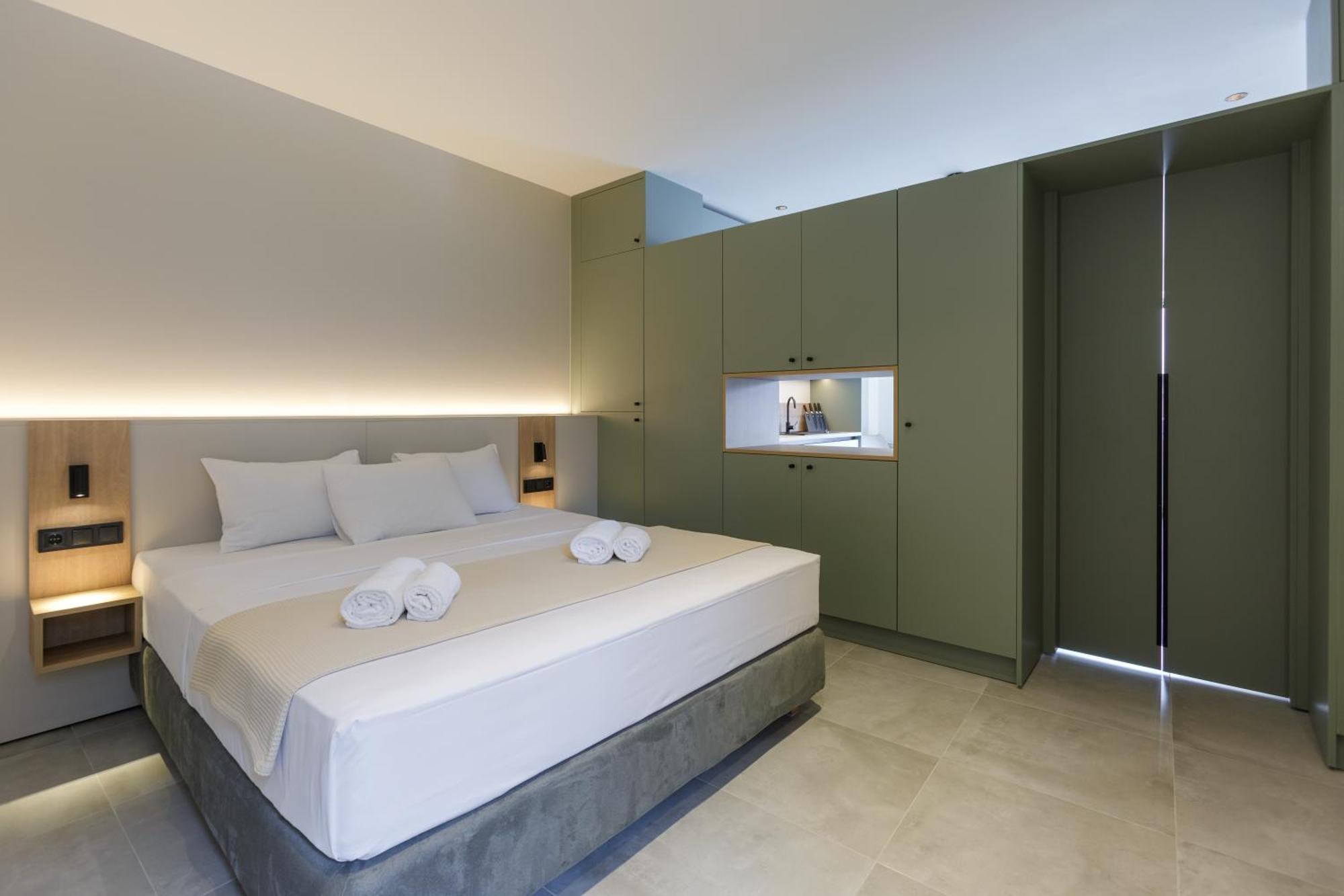 Studio W/King Size Bed Near The Heart Of カラマタ エクステリア 写真