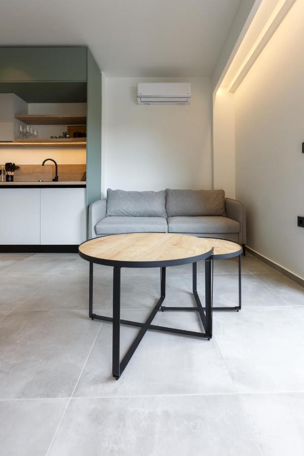 Studio W/King Size Bed Near The Heart Of カラマタ エクステリア 写真