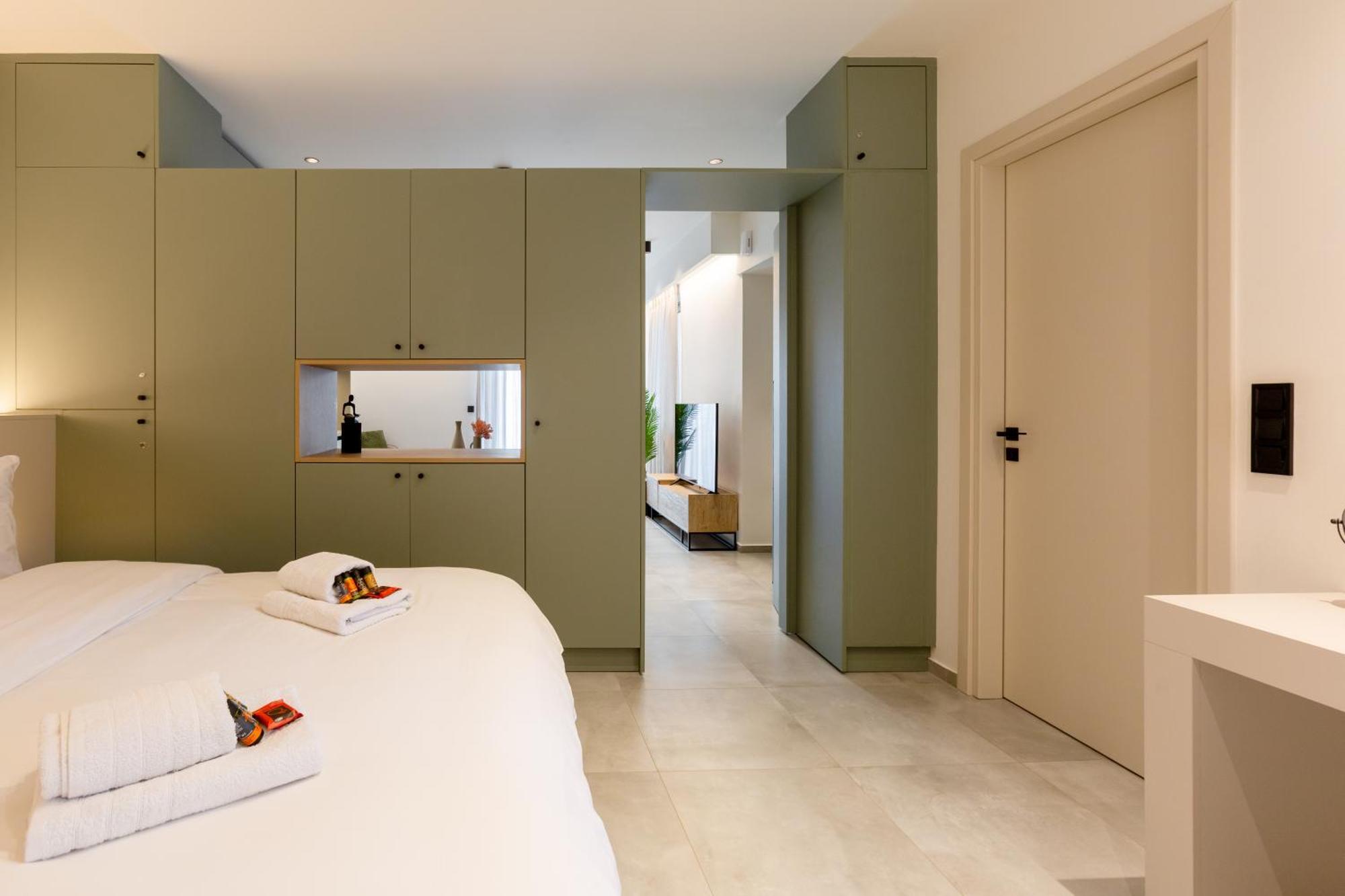 Studio W/King Size Bed Near The Heart Of カラマタ エクステリア 写真