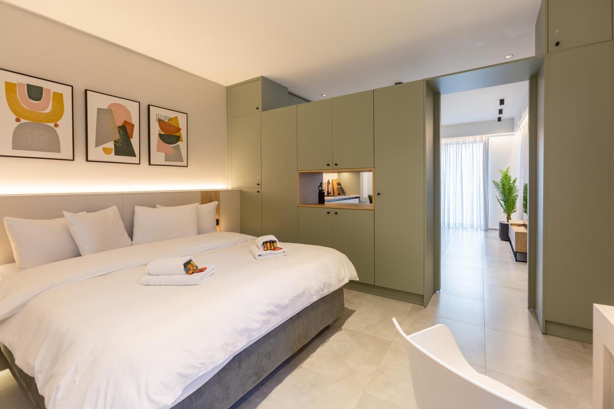 Studio W/King Size Bed Near The Heart Of カラマタ エクステリア 写真